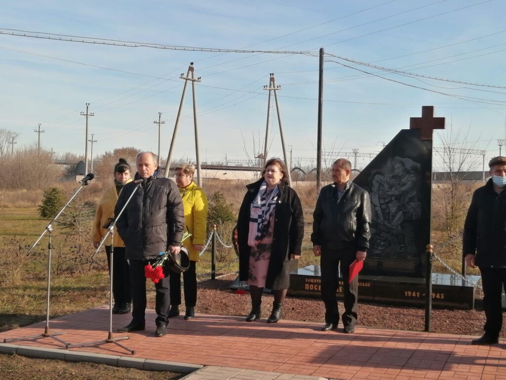 В день Неизвестного солдата состоялось захоронение останков солдата Великой Отечественной войны, найденного в селе Дубовское Ростовской области.