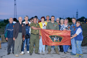 Поисковый отряд «Родник» в День памяти и скорби провели традиционный вечер памяти на набережной в Волгодонске