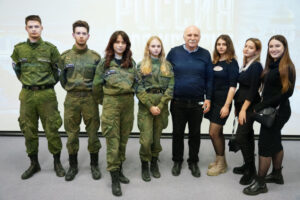 Бойцы Поискового студенческого отряда «Будем помнить» РГЭУ (РИНХ) посетили показ документального фильма «Донбасс. Резервный полк»